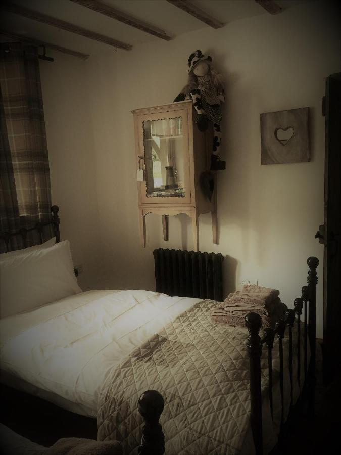 The Mad Hatter Buckden  Exterior photo