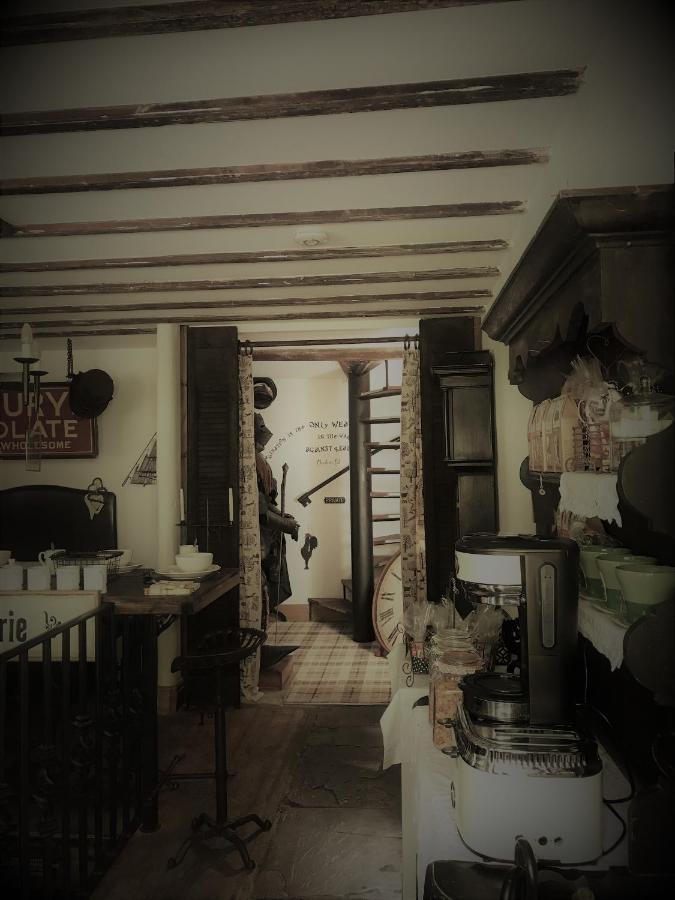 The Mad Hatter Buckden  Exterior photo